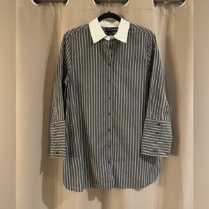 Women’s NWT Scoop Gray Long Button Up